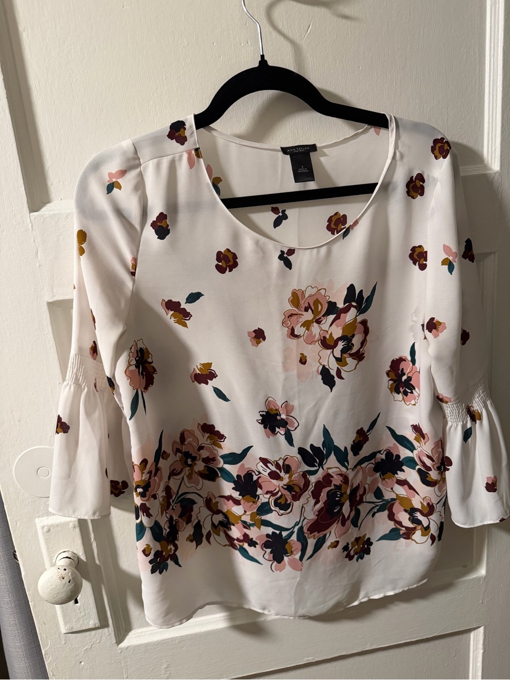 Ann Taylor White Bell-Sleeve Blouse Pink Burgundy Floral Sz S Boho Cottagecore